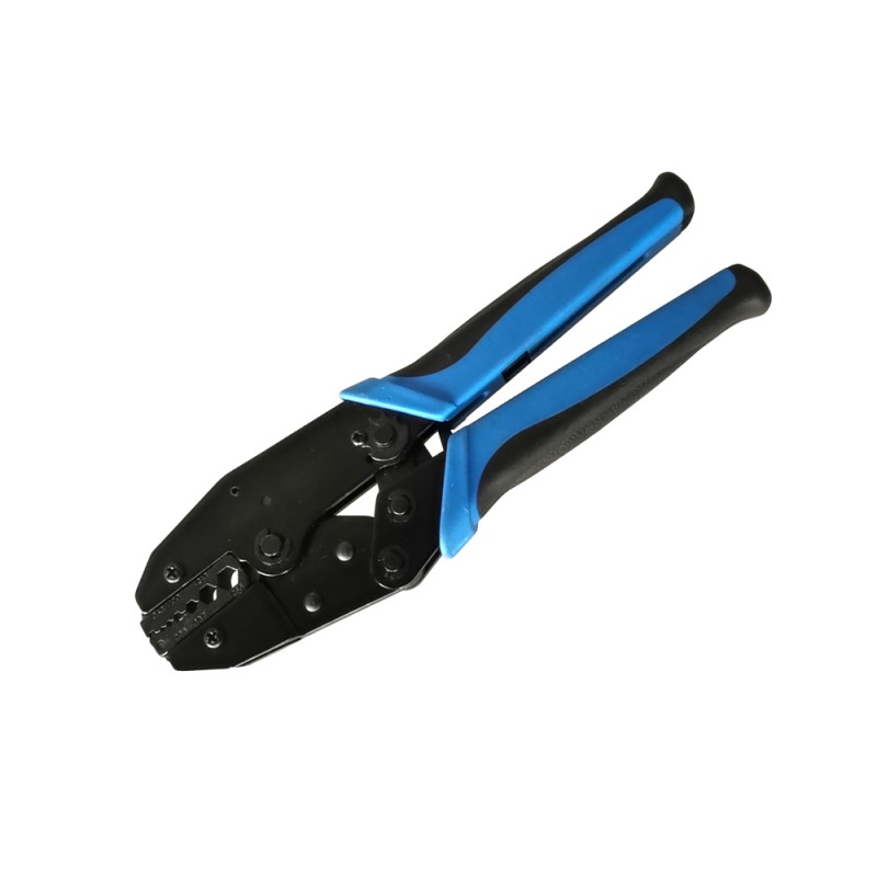 Sertissage de de câble coaxial